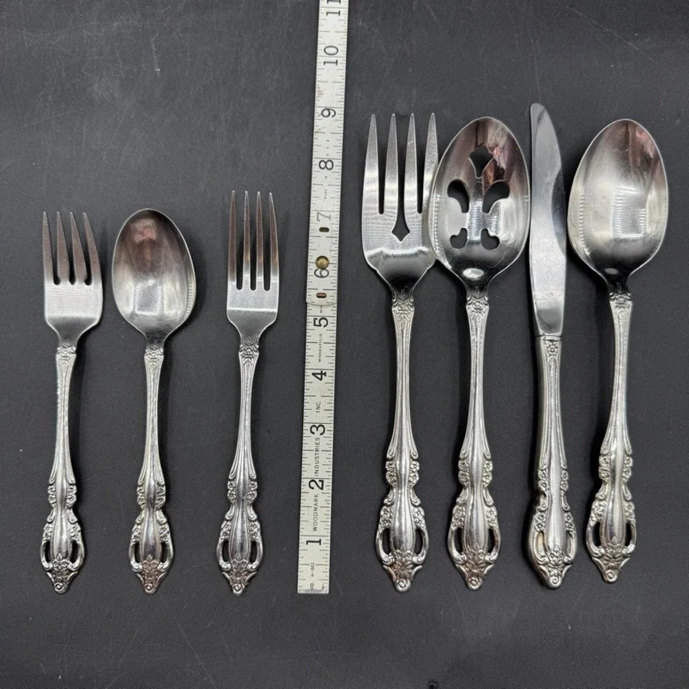 Oneida Samantha Flatware Set Stainless 12 Piece Floral Scroll Fork Spoon Serving